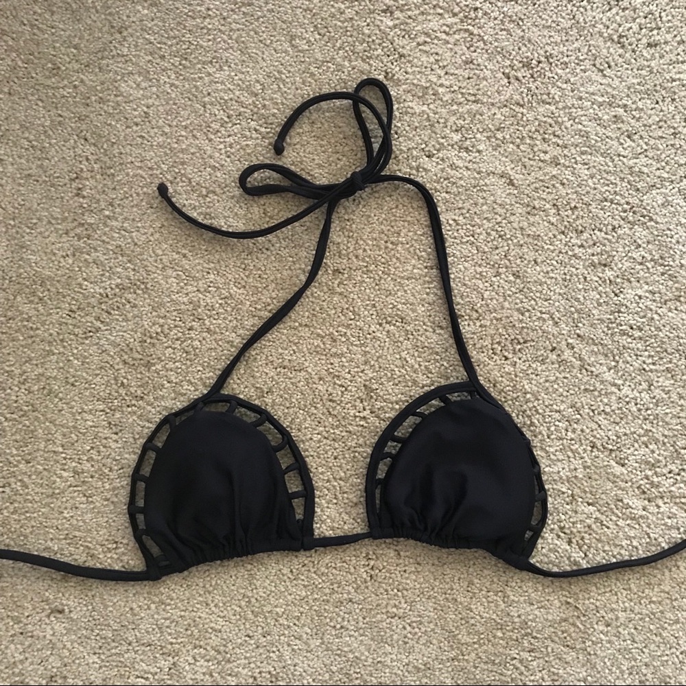 Splash black bikini top.